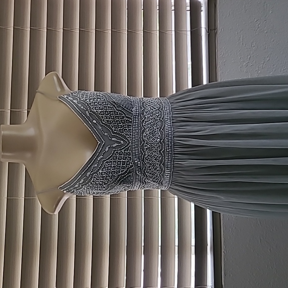 ADRIANNA PAPELL LIGHT GREEN GOWN LONG
